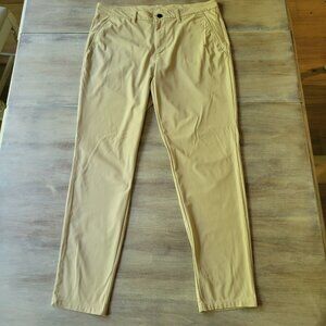 Rebook Men's Tapered Wicking Athletic Golf Pants Size 36x32 Beige